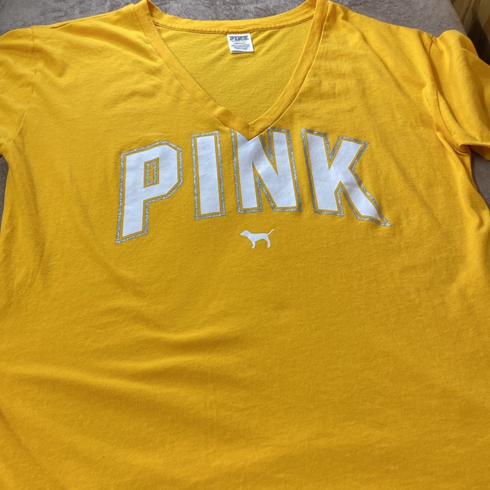 Victoria Secret Pink size L T-shirt - Picture 3 of 7